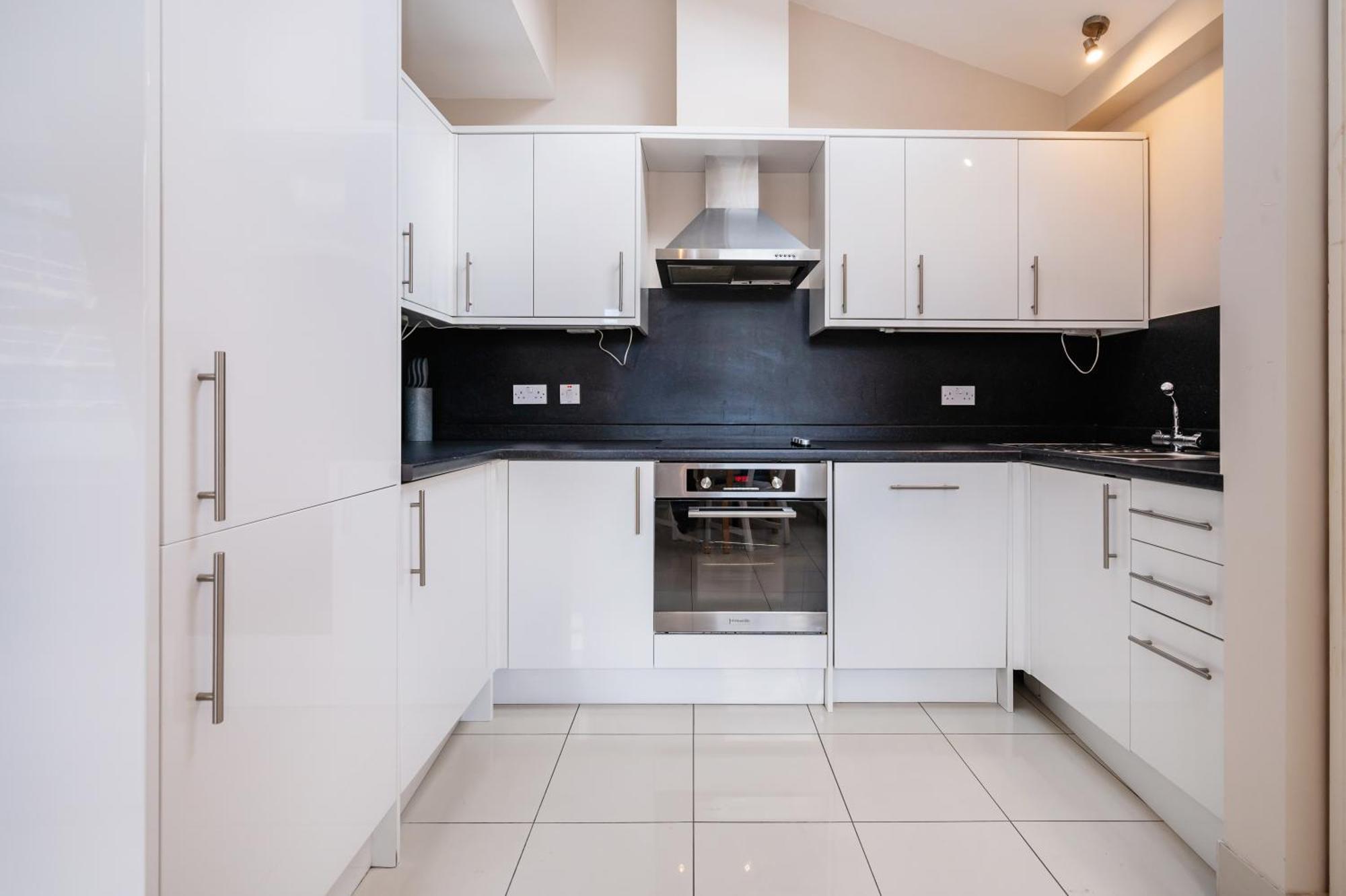 Paddington Modern Apartments London Exterior photo